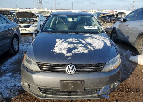 2014 Volkswagen Jetta Sel z USA, uszkodzony, nr VIN 3VWL17AJ6EM438176